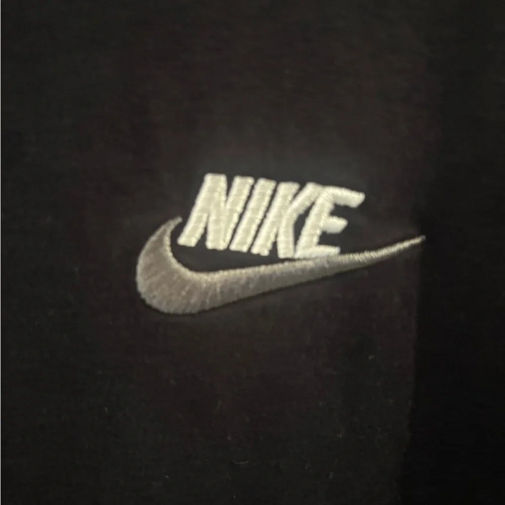Nike Standard Fit The Nike Tee Size S - Picture 7 of 11